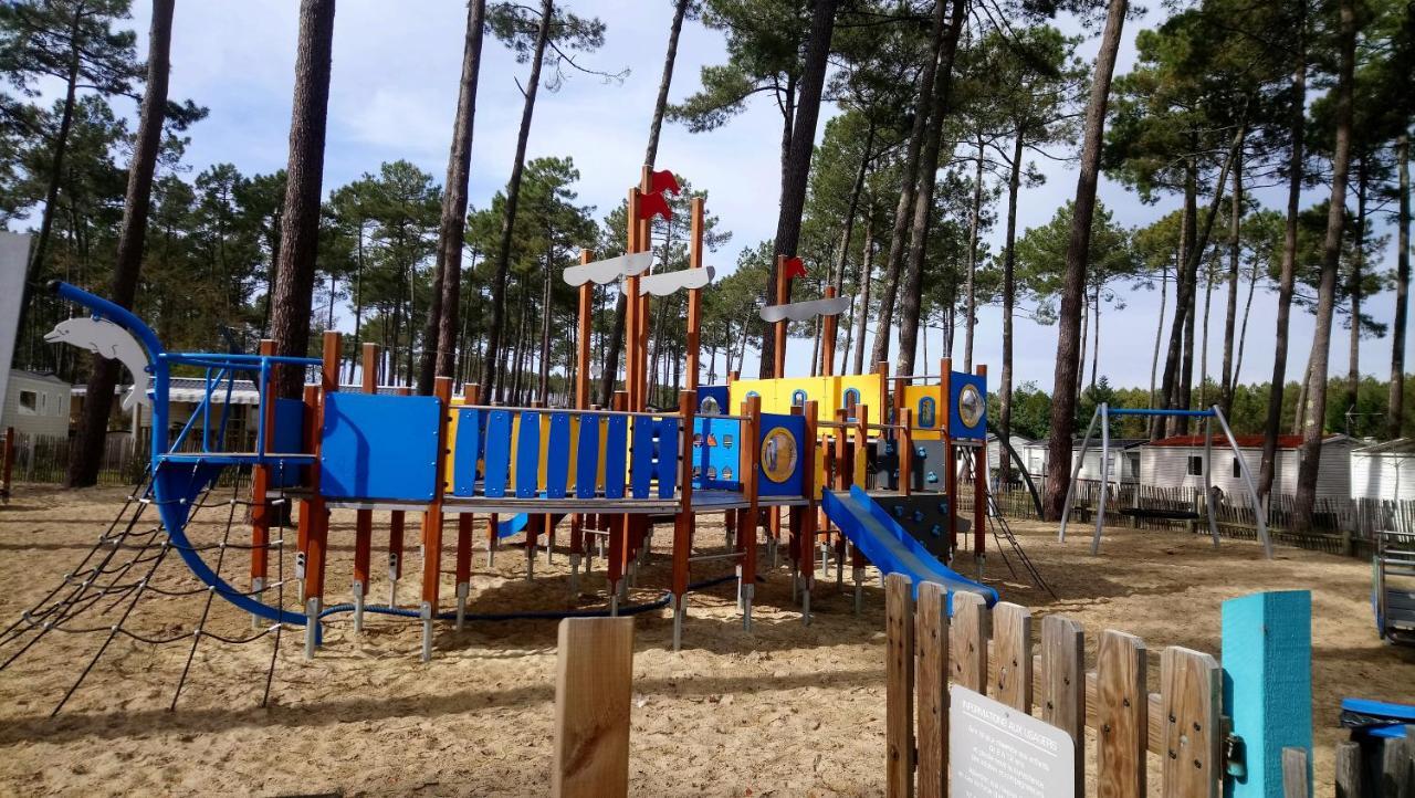 Mobilhome Cote Landaise Les Dunes De Contis 4 Сен-Жулиен-ан-Борн Екстериор снимка